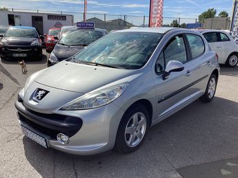  Voir détails -Peugeot 207 1.4 Urban Move à Calais (62)