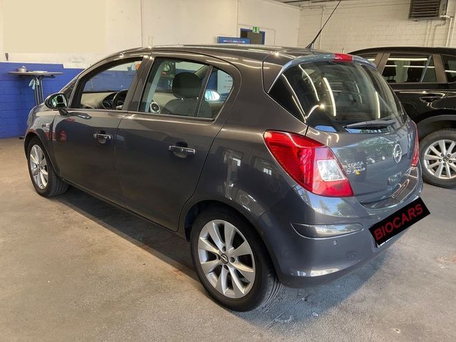 Opel Corsa 1.4 Active Gris M�tallis� de 2014