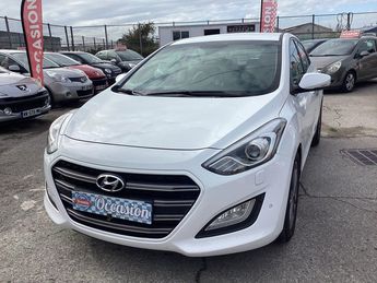  Voir détails -Hyundai I30 SW 1.6 CRDi Premium blue à Calais (62)