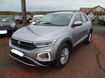  Voir détails -Volkswagen T Roc 2.0 TDI 150CH LOUNGE DSG7 BOITE AUTO à Harol (88)