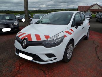  Voir détails -Renault Clio IV SOCIETE 1.5 DCI 75CH ENERGY AIR ECO2  à Harol (88)