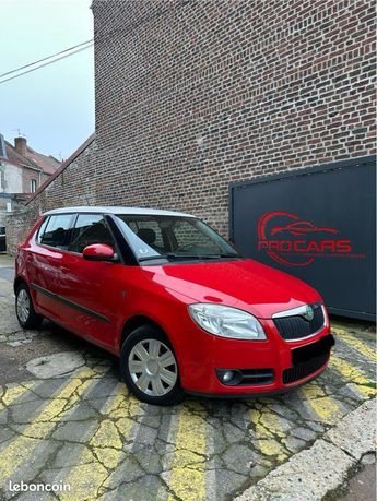  Voir détails -Skoda Fabia 1,6tdi à Douai (59)