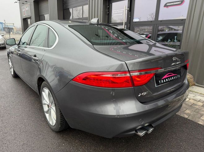 Jaguar XF 2.0 d 180 ch prestige avec affichage te  GRIS de 2016