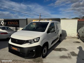  Voir détails -Peugeot Partner VU FOURGON 1.6 HDI 100 ch PREMIUM ATTELA à Andrzieux-Bouthon (42)