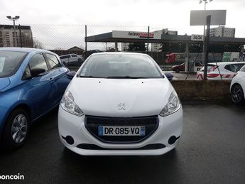  Voir détails -Peugeot 208 1.0 PURETECH LIKE 5P à Villefranche-sur-Sane (69)