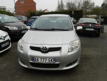  Voir détails -Toyota Auris 2.0l d4d 125cv dynamique (2010) à Racquinghem (62)
