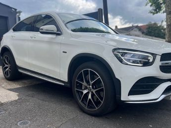  Voir détails -Mercedes GLC Coup 300e AMG 4Matic attelage burmester à Sainte-Genevive-des-Bois (91)