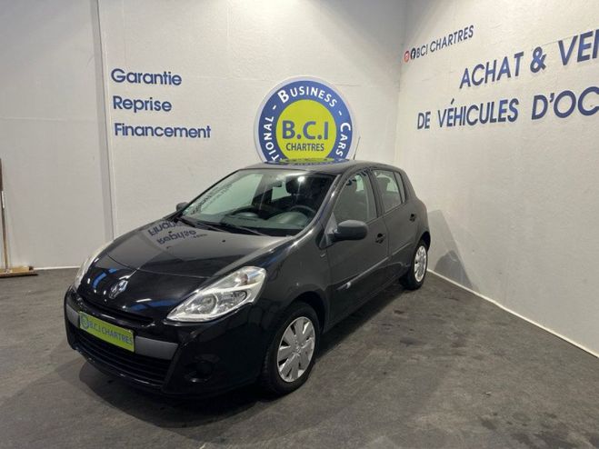 Renault Clio III 1.2 16V 75CH YAHOO 5P Noir de 2011