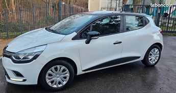  Voir détails -Renault Clio 4 1.5 dci business 5places premire main à Romainville (93)