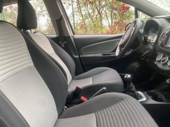  Voir détails -Toyota Yaris 70 VVT-i France Business 5p RC19 à Seilhac (19)