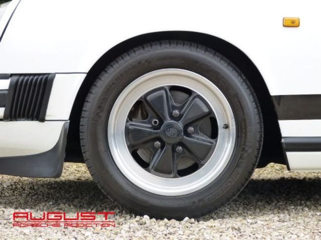 Porsche 911 Carrera 3.2 1987 Blanc Grand Prix de 1987