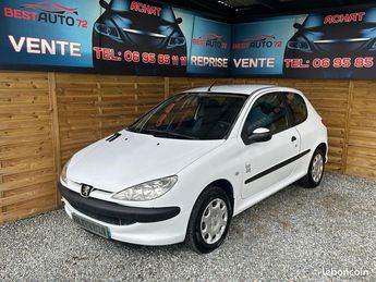  Voir détails -Peugeot 206 1.1i 60CH Pop Art à Guclard (72)