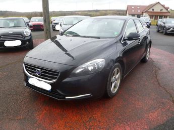  Voir détails -Volvo V40 1.6 D2 115CH MOMENTUM BUSINESS BV6 à Harol (88)
