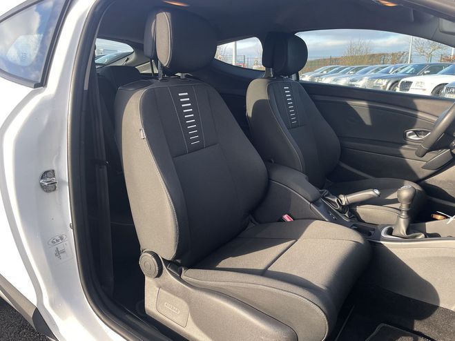 Renault Megane 1.6 16V 110CH BLANC  de 2011