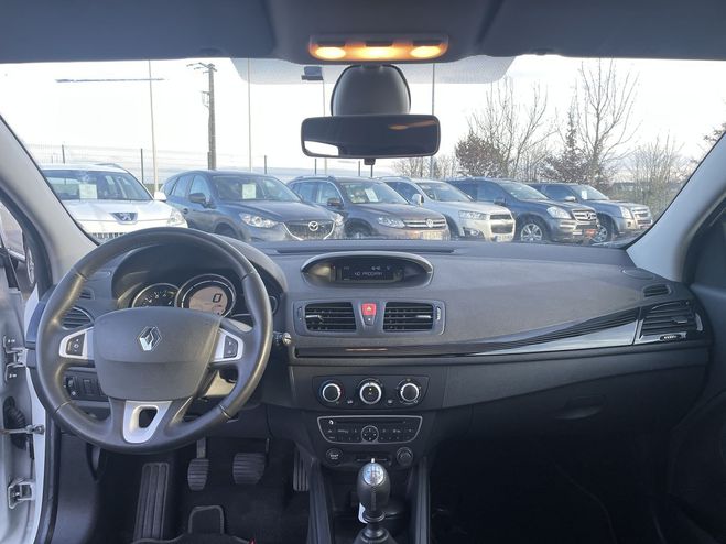 Renault Megane 1.6 16V 110CH BLANC  de 2011