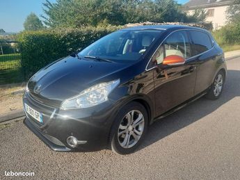  Voir détails -Peugeot 208 1.2 VTi 82cv 5p Srie Roland Garros à Lagney (54)