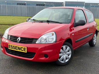  Voir détails -Renault Clio II Campus - 1.2i 8V 60ch (4 cv) BVM5 Rou à Thiers (63)