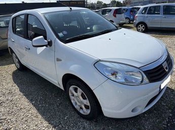  Voir détails -Dacia Sandero 1.4 MPI 75 GPL Laurate à Saint-Priest (69)