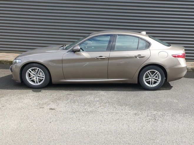 Alfa romeo Giulia II 2.2 136 BASIS BV6 Bronze Mtallis de 2016
