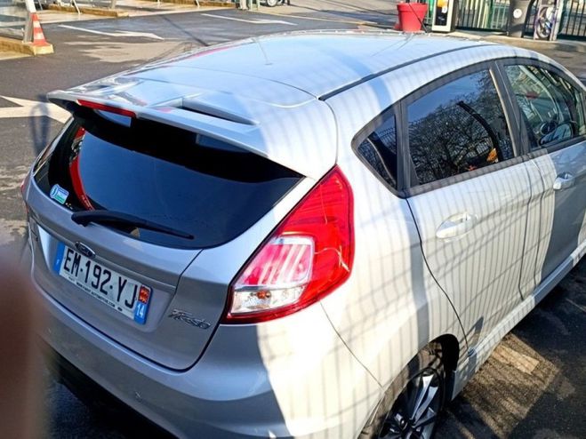 Ford Fiesta 1.0 ECOBOOST 100CH STOP&START LINE 5P Gris de 2017