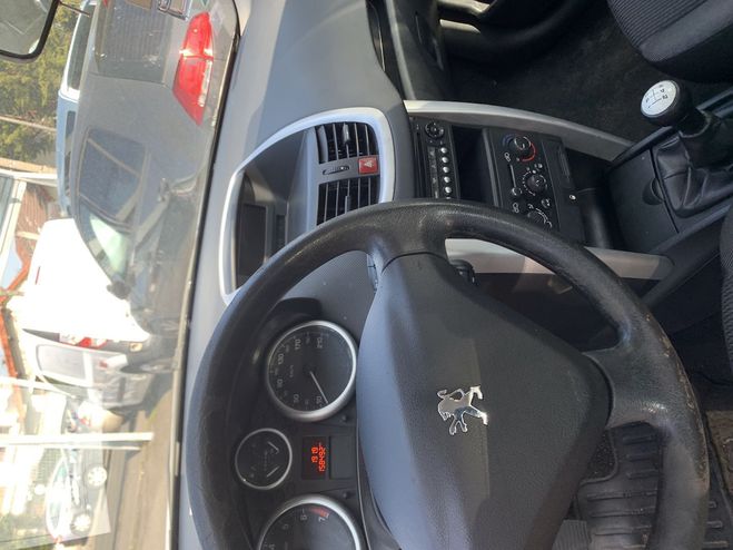 Peugeot 207+ 1.4 5P GRIS C de 2013