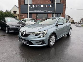 Voir détails -Renault Megane IV BERLINE Blue dCi 115 Business à Maubeuge (59)