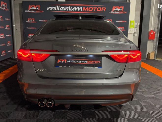 Jaguar XF R r-sport 2.0 180 cv bva awd garantie 6  Gris de 2018