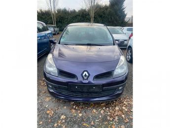  Voir détails -Renault Clio 1.6i 16V - 110 III BERLINE Dynamique PHA à Lens (62)