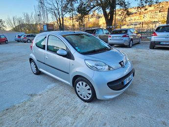 Voir détails -Peugeot 107 HDi 1.4 Trendy à  Les Pennes-Mirabeau (13)