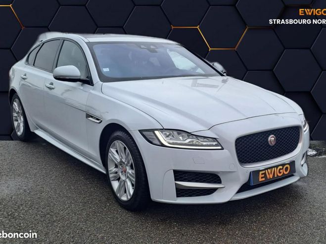 Jaguar XF 2.0 D 180ch R-SPORT BVA Blanc de 2016