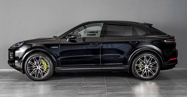Porsche Cayenne Coupe E-Hybrid 470hp noir  de 2024