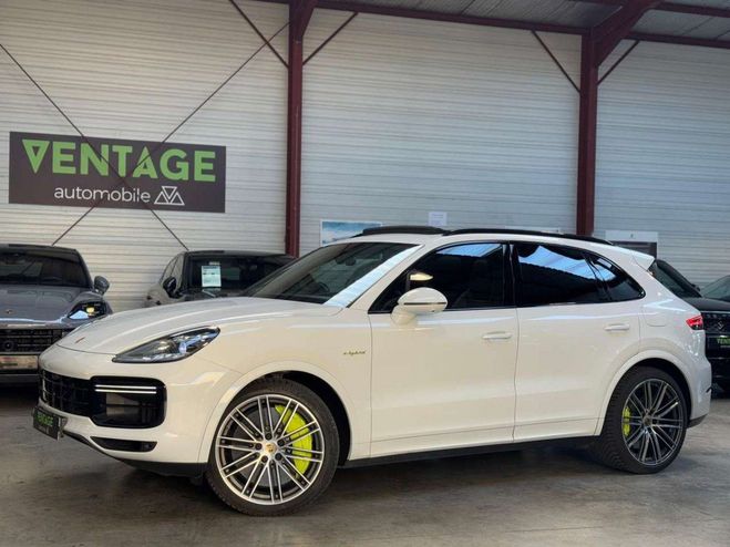 Porsche Cayenne turbo s hybrid v8 4.0l 680 tiptronic Blanc de 2019
