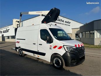  Voir détails -Renault Master 145cv nacelle Klubb k32 3 places à   La Boisse (01)