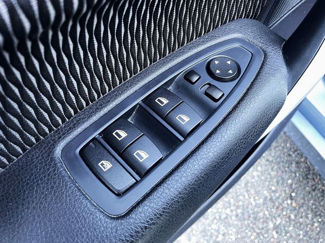 BMW Serie 1 (F21/F20) 116I 136CH LOUNGE 5P BLEU CLAIR  de 2012