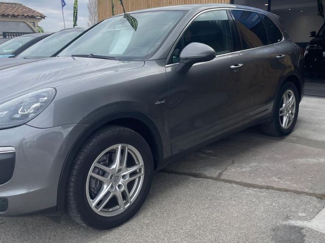 Porsche Cayenne 3.0D V6 262 Tiptronic gris de 2014