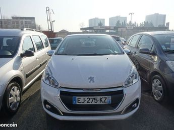  Voir détails -Peugeot 208 1.2 PURETECH 82CH STYLE 5P à Villefranche-sur-Sane (69)