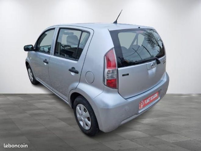 Daihatsu Sirion 1.0 70 cv 5 portes Gris de 2007