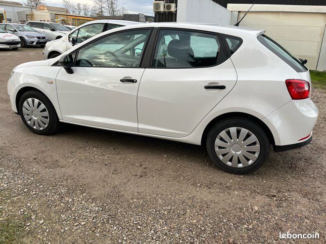 Seat Ibiza 1.4L 16V 85cv, climatisation, 5cv Blanc de 2011