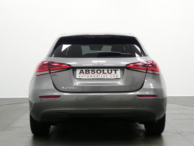 Mercedes Classe A 250 E 160+102CH STYLE LINE 8G-DCT GRIS F de 2021