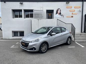  Voir détails -Peugeot 208 GENERATION-I 1.2 PURETECH 110 ALLURE STA à Nmes (30)