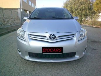  Voir détails -Toyota Auris 1.4 D Active à Calais (62)