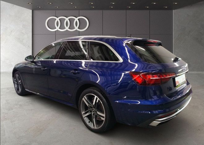 Audi A4 V (B9) 35 TDI 163ch Design S tronic 7 Bleu Navarra m�tallis� de 2021