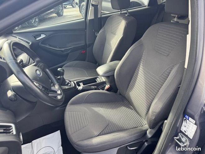 Ford Focus 1.0 100ch titanum Marron de 2015