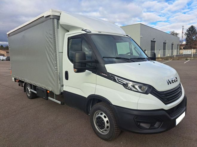 Iveco Daily 35S18 A8 REHAUSSABLE Blanc de 2024