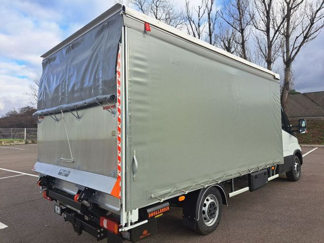 Iveco Daily 35S18 A8 REHAUSSABLE Blanc de 2024