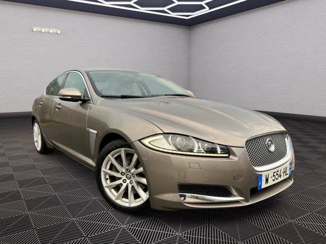 Jaguar XF **2.2 D 190 LUXE PREMIUM BVA CUIR XENONS Gris de 2012