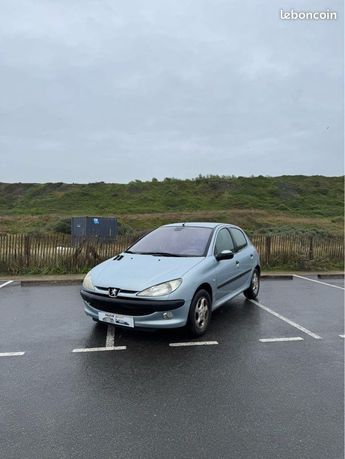  Voir détails -Peugeot 206 1.6i à Outreau (62)