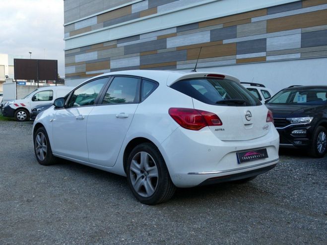 Opel Astra 1.4 TWINPORT 100 Ch EDITION BVM5 Blanc de 2014