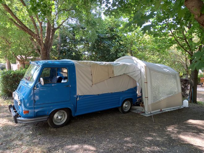 Renault Estafette  pick-up R 2137 allongee ( RARE ) Essence  de 1974