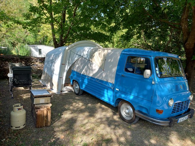 Renault Estafette  pick-up R 2137 allongee ( RARE ) Essence  de 1974